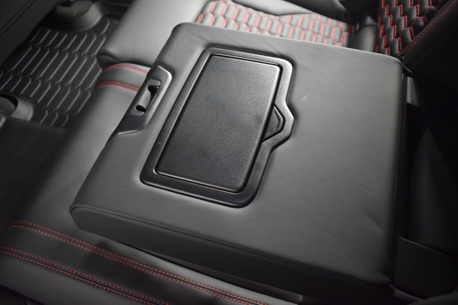 Thumbnail: 2019 Lamborghini Urus - 21