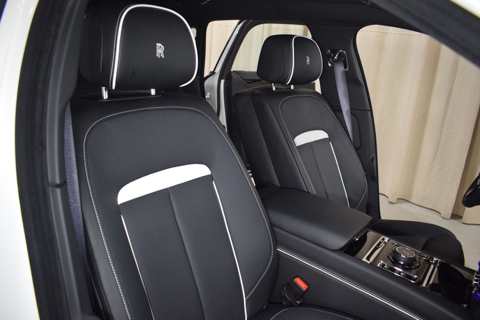 Thumbnail: 2026 Rolls-Royce Ghost - 25