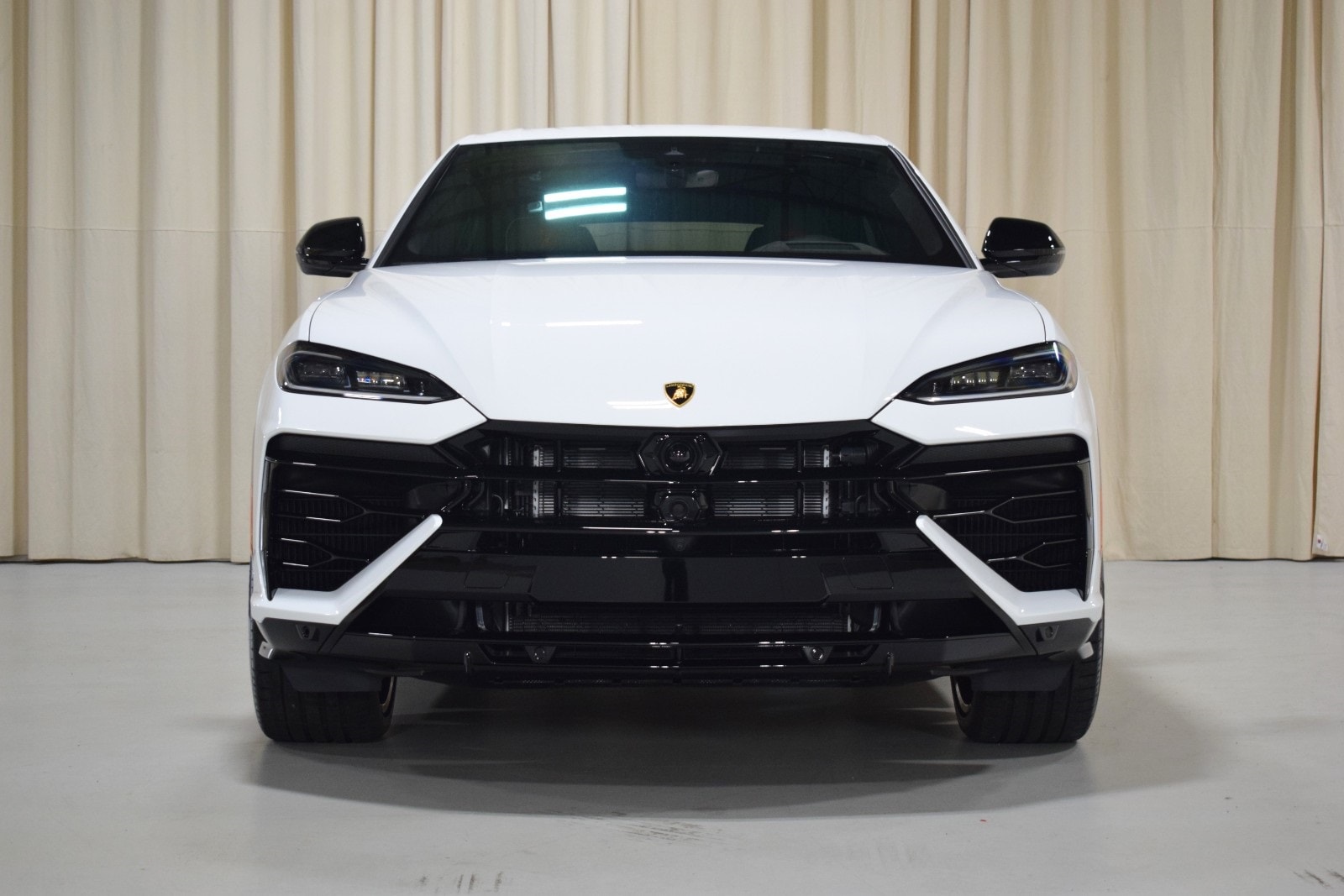 Thumbnail: 2025 Lamborghini Urus - 8
