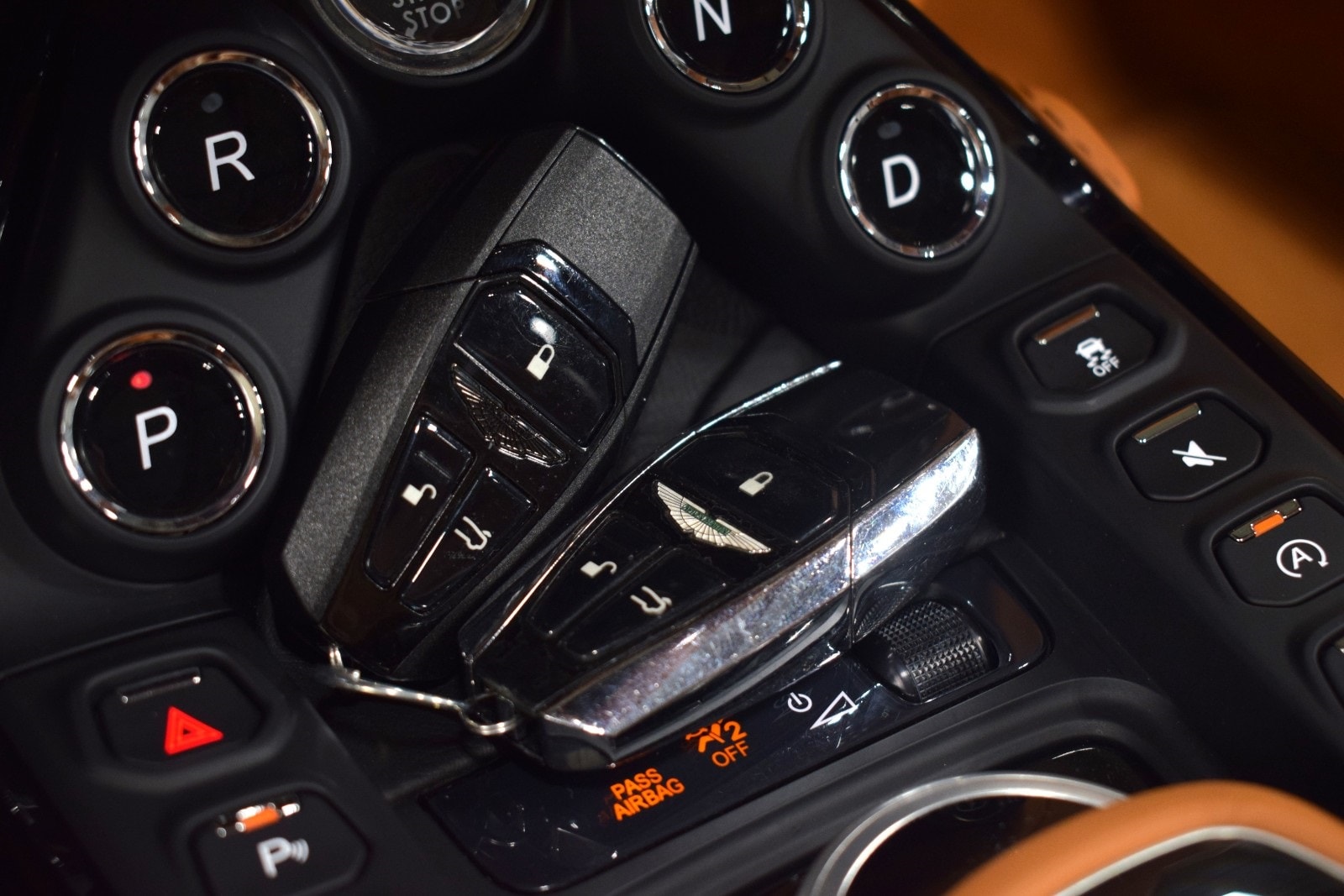 2021 Aston Martin Vantage  35