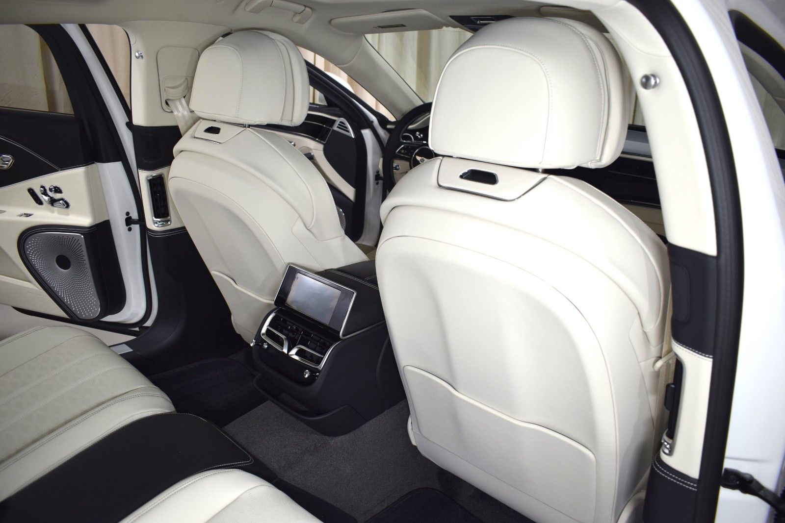 Thumbnail: 2025 Bentley Flying Spur - 19