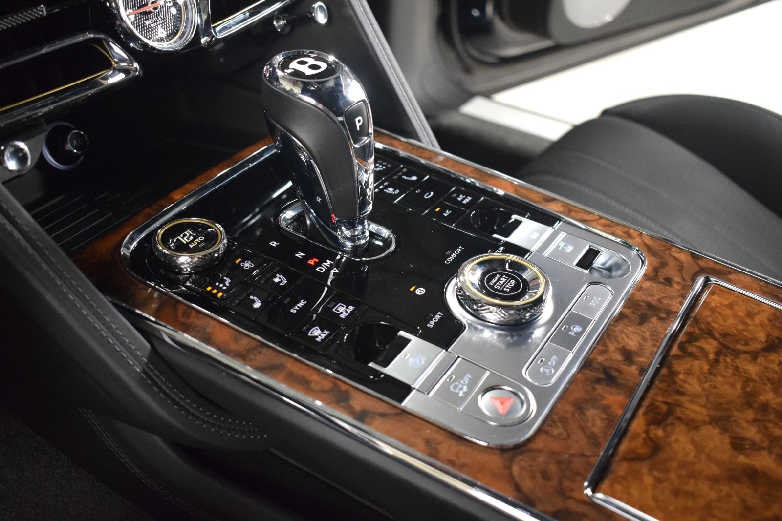 Thumbnail: 2023 Bentley Flying Spur - 32