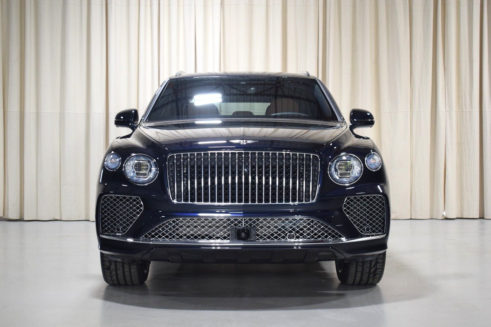 Thumbnail: 2026 Bentley Bentayga - 12