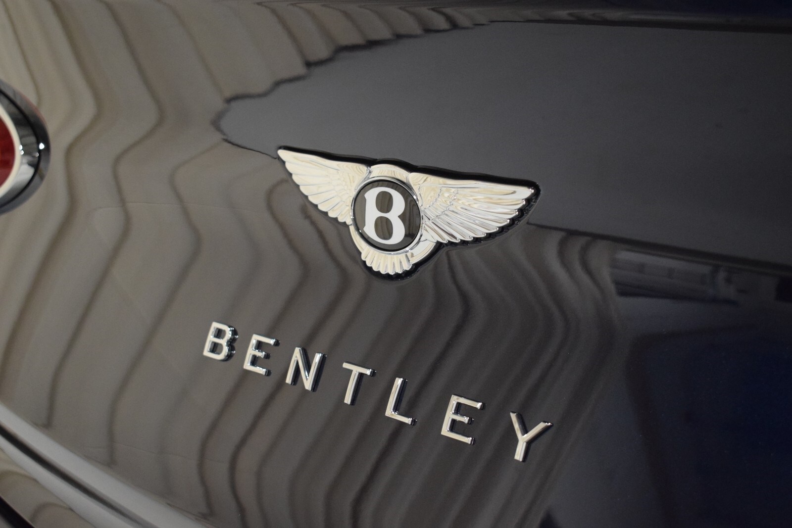 Thumbnail: 2025 Bentley Bentayga - 15