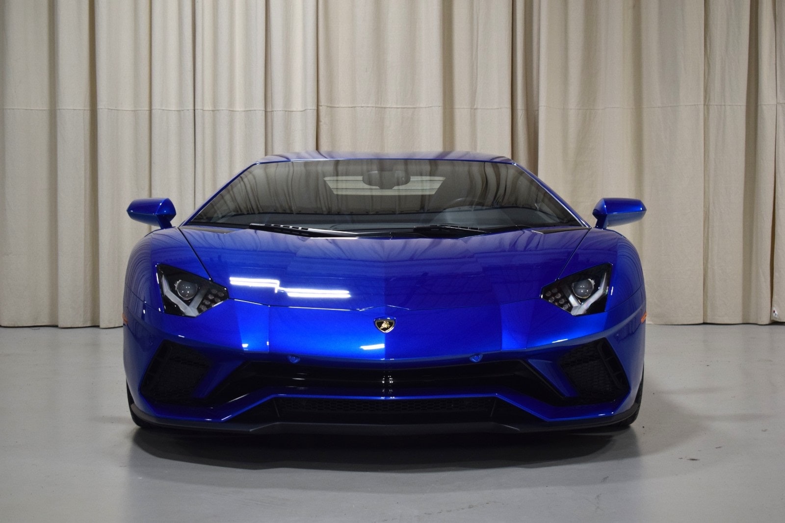 Thumbnail: 2019 Lamborghini Aventador - 9