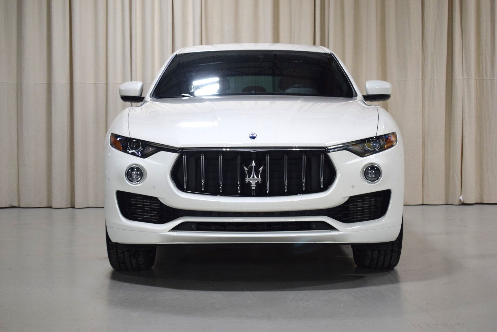 Thumbnail: 2023 Maserati Levante - 8