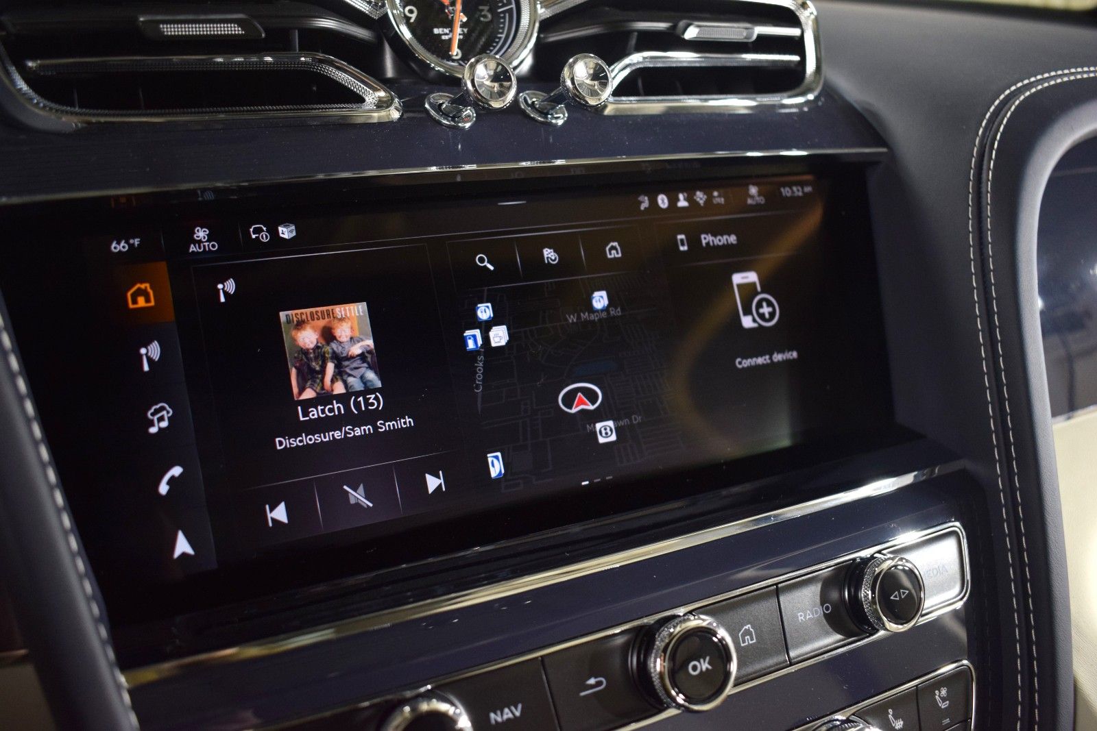 Thumbnail: 2025 Bentley Bentayga - 34