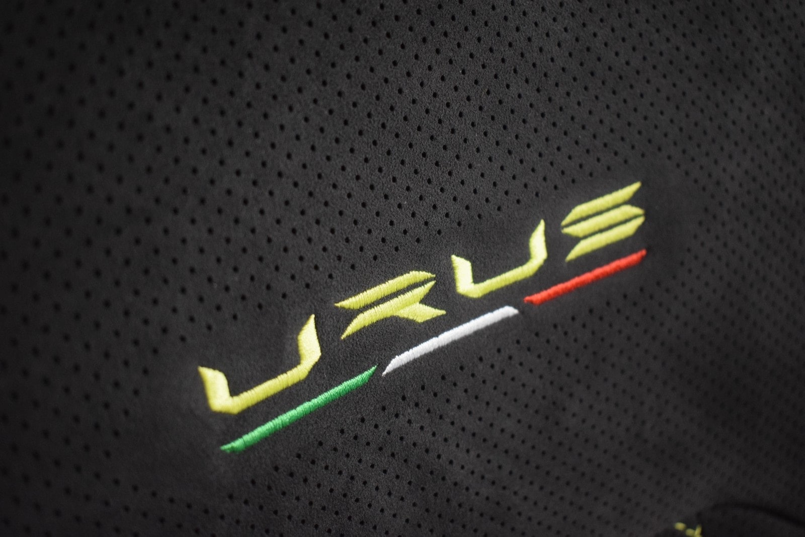 Thumbnail: 2022 Lamborghini Urus - 35