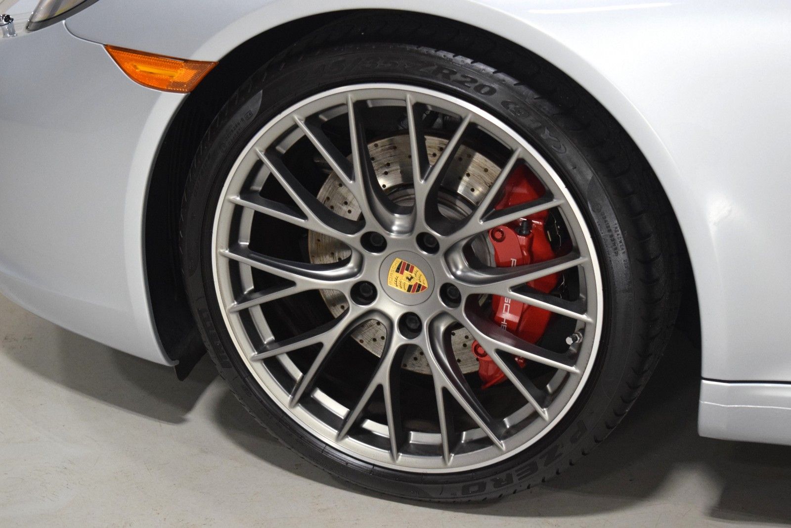 Thumbnail: 2017 Porsche 911 - 6