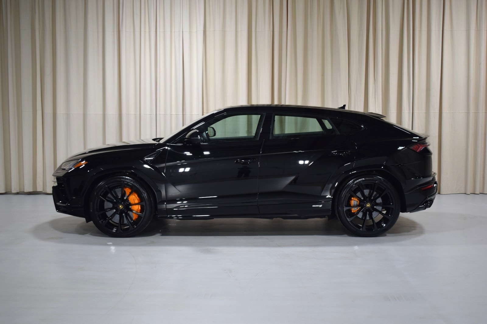 Thumbnail: 2024 Lamborghini Urus - 4