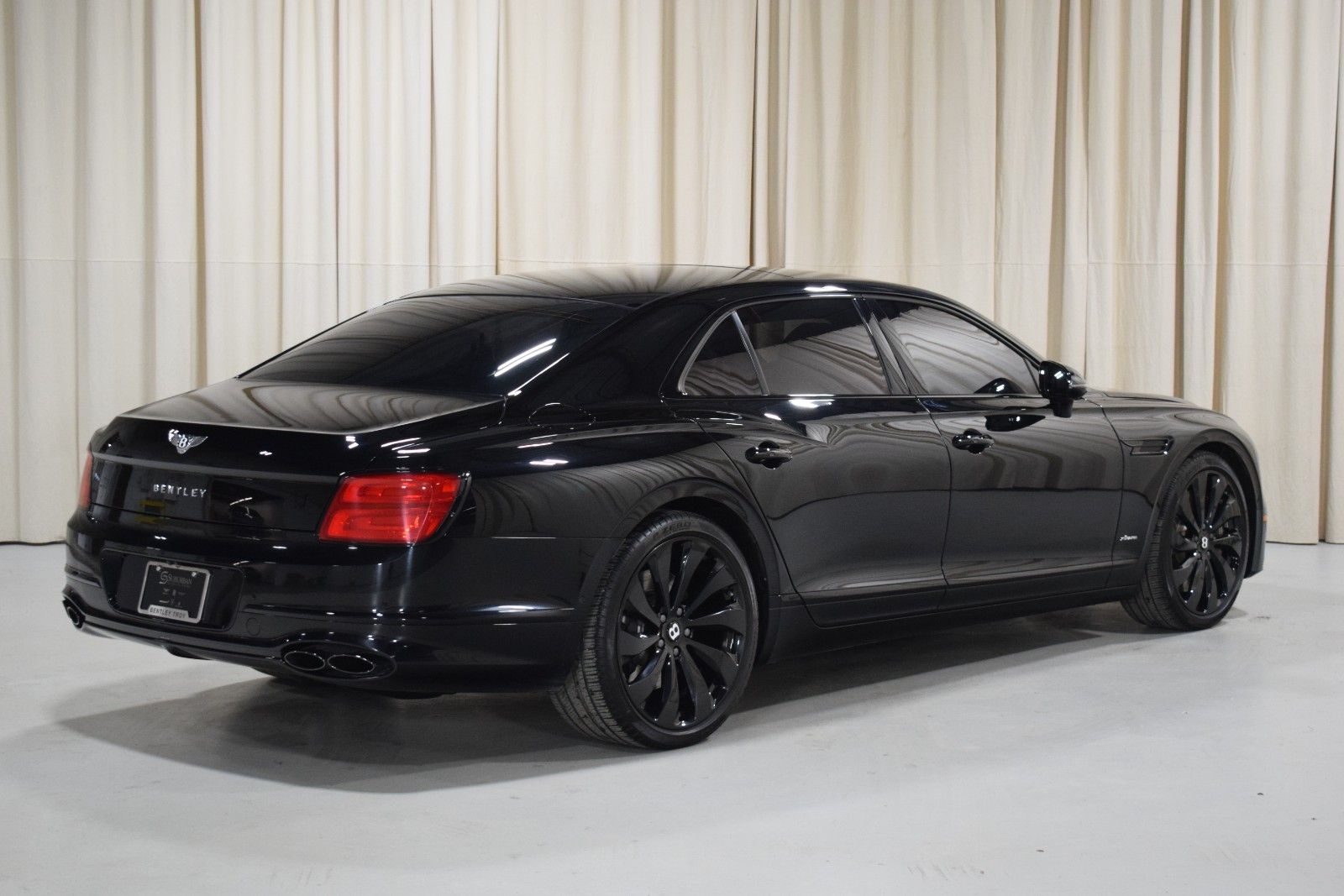 Thumbnail: 2023 Bentley Flying Spur - 3