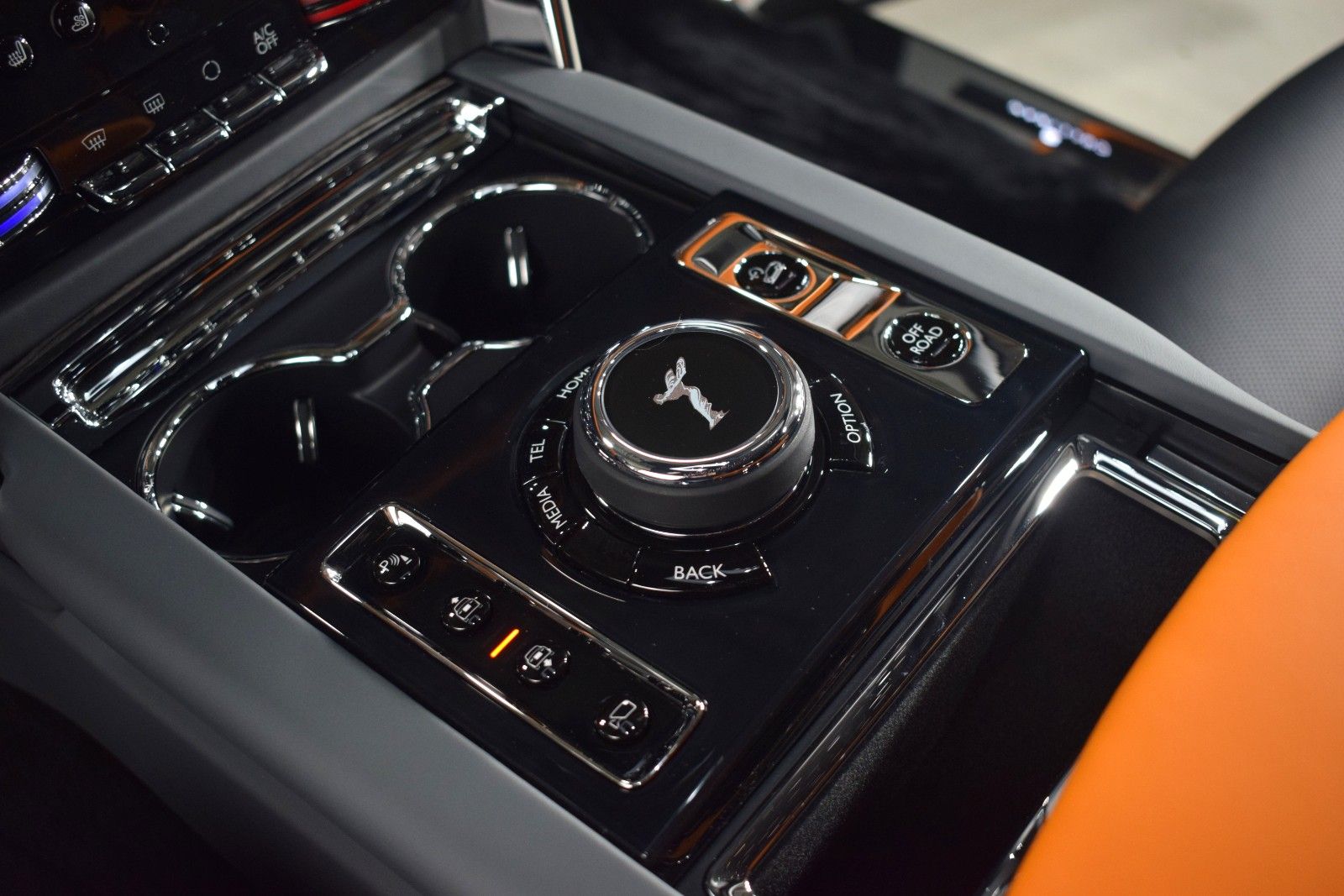 Thumbnail: 2026 Rolls-Royce Cullinan - 37