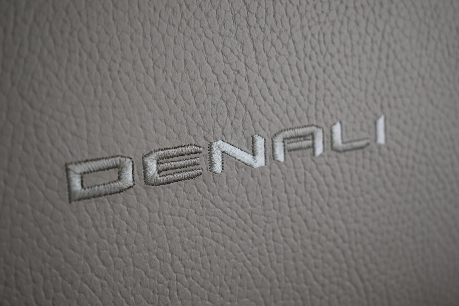 Thumbnail: 2025 GMC Yukon - 37