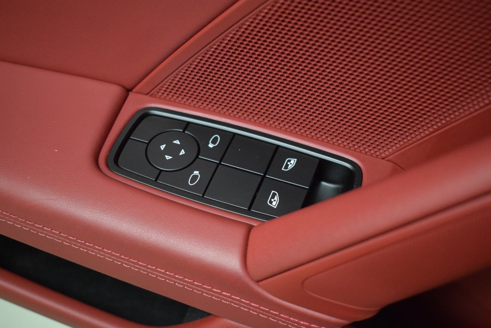 Thumbnail: 2024 Porsche 911 - 37