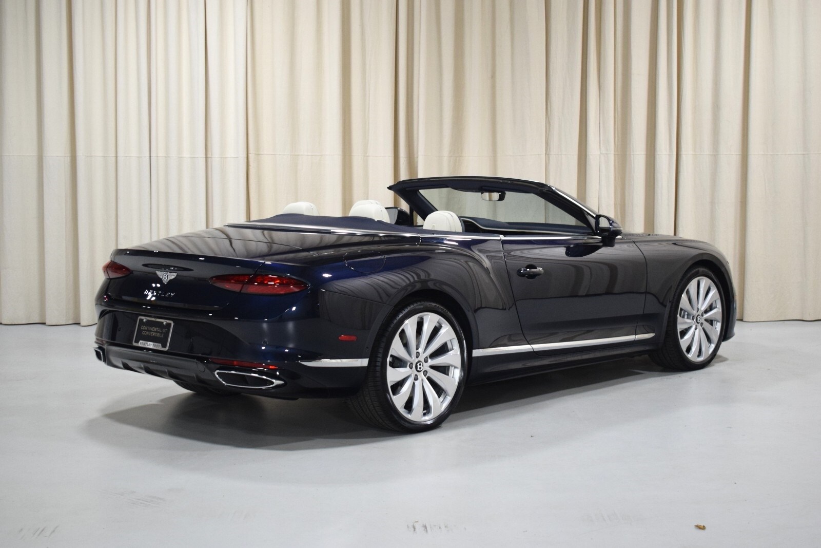 2026 Bentley Continental GTC photo 3