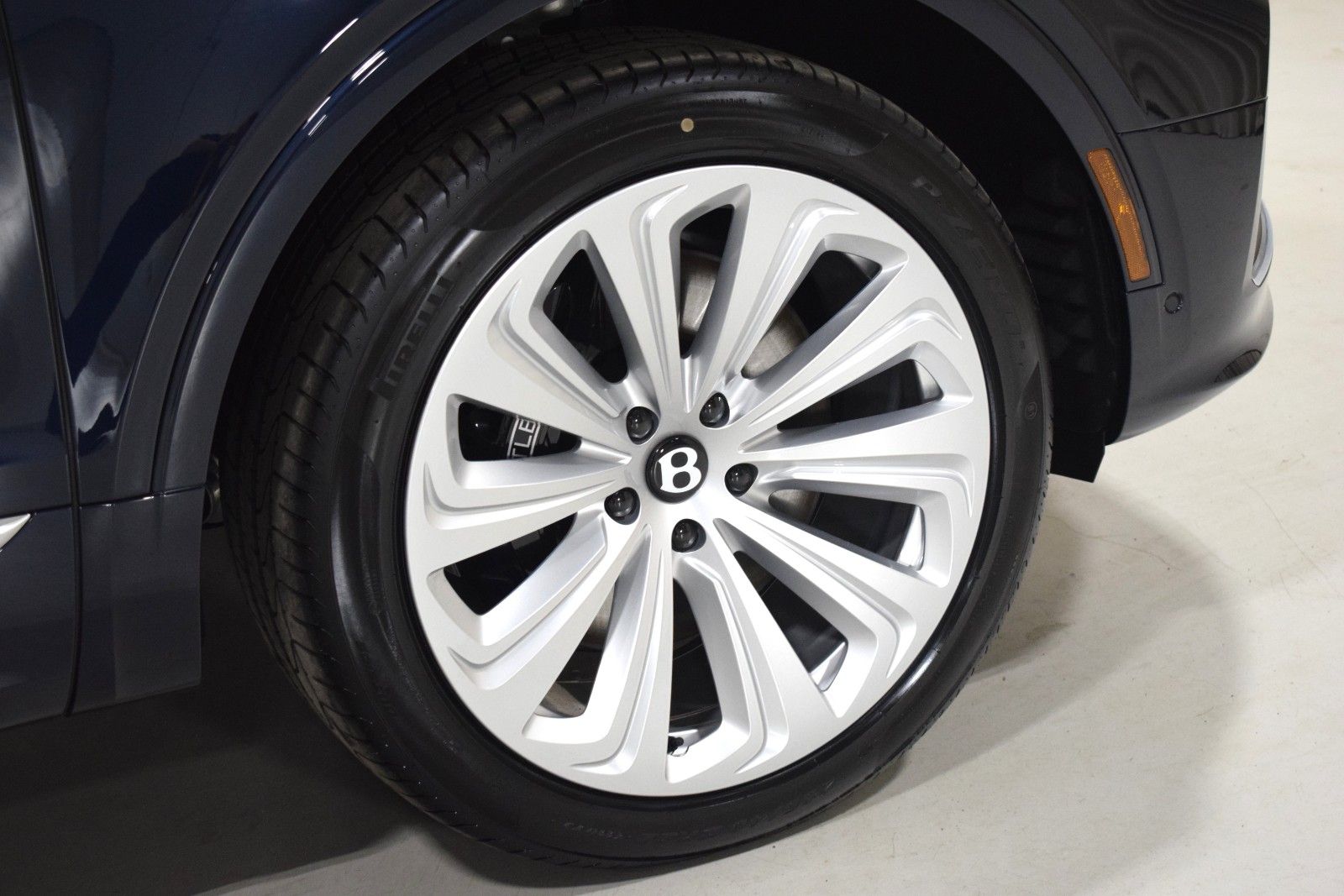 Thumbnail: 2026 Bentley Bentayga - 7