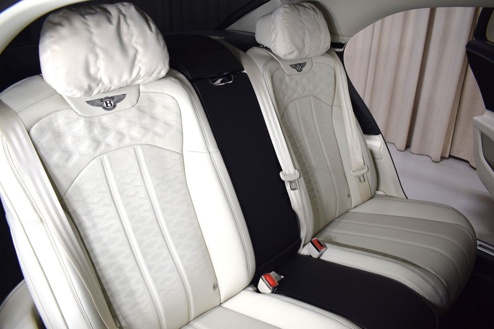 Thumbnail: 2025 Bentley Flying Spur - 18