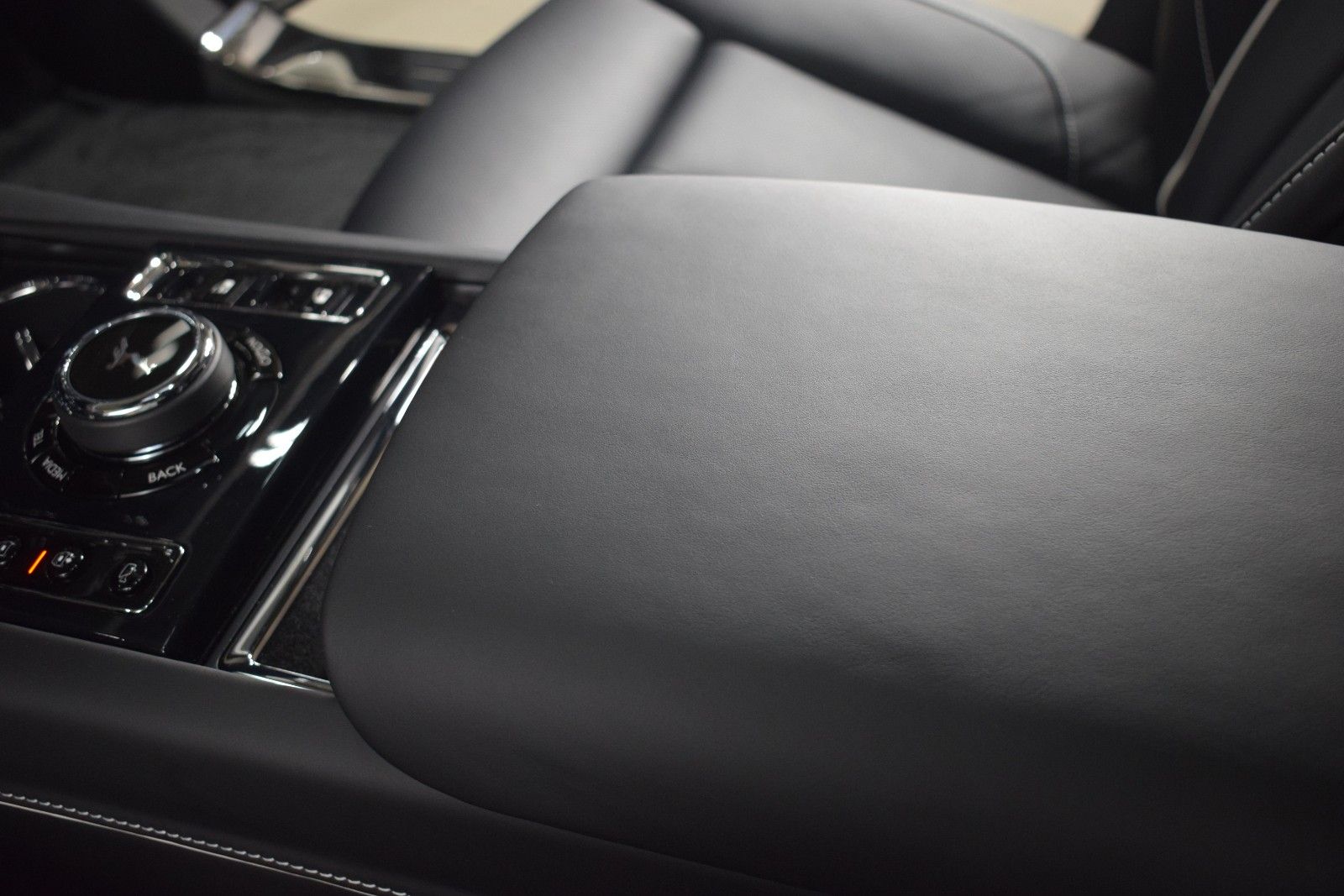 Thumbnail: 2026 Rolls-Royce Ghost - 36