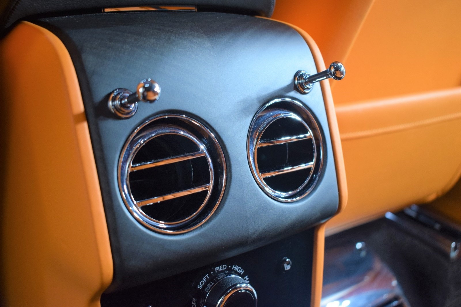 Thumbnail: 2022 Rolls-Royce Cullinan - 21