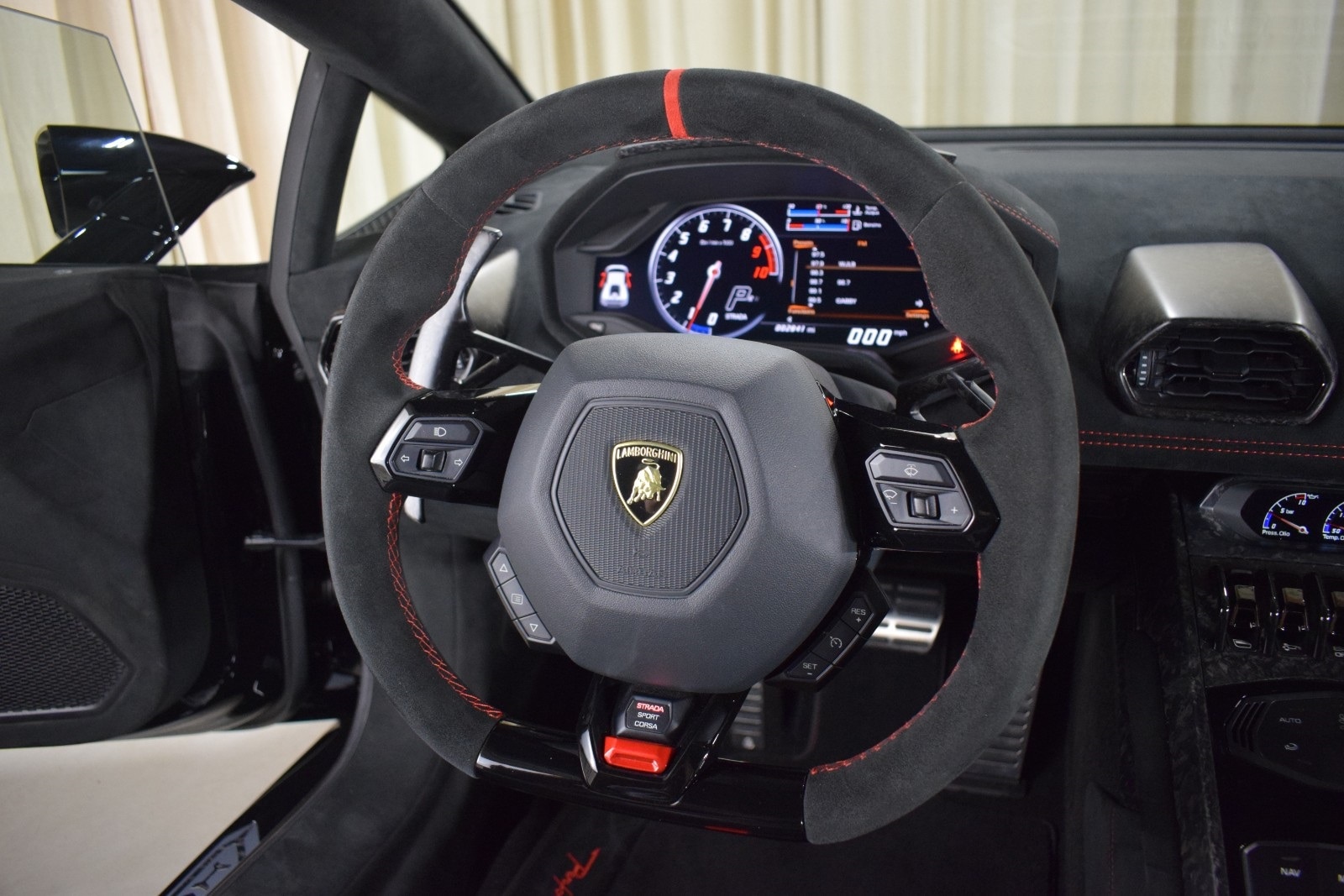Thumbnail: 2019 Lamborghini Huracan - 23