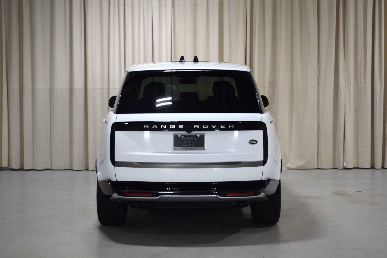 Thumbnail: 2023 Land Rover Range Rover - 12