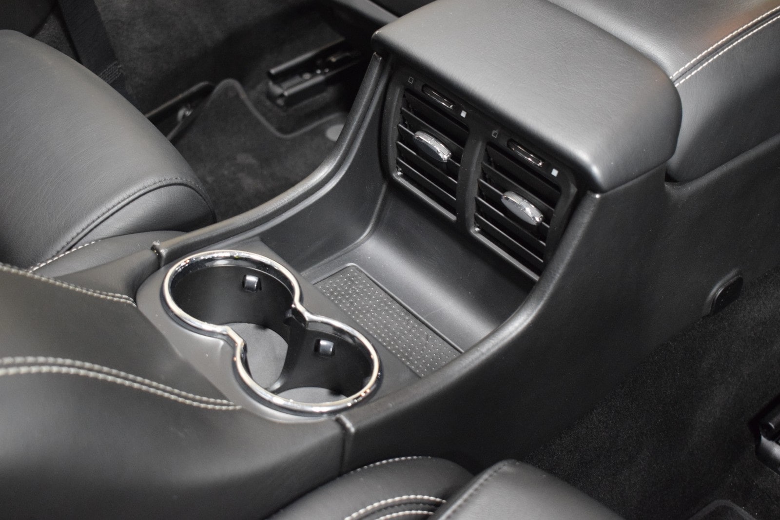 Thumbnail: 2014 Maserati GranTurismo - 20