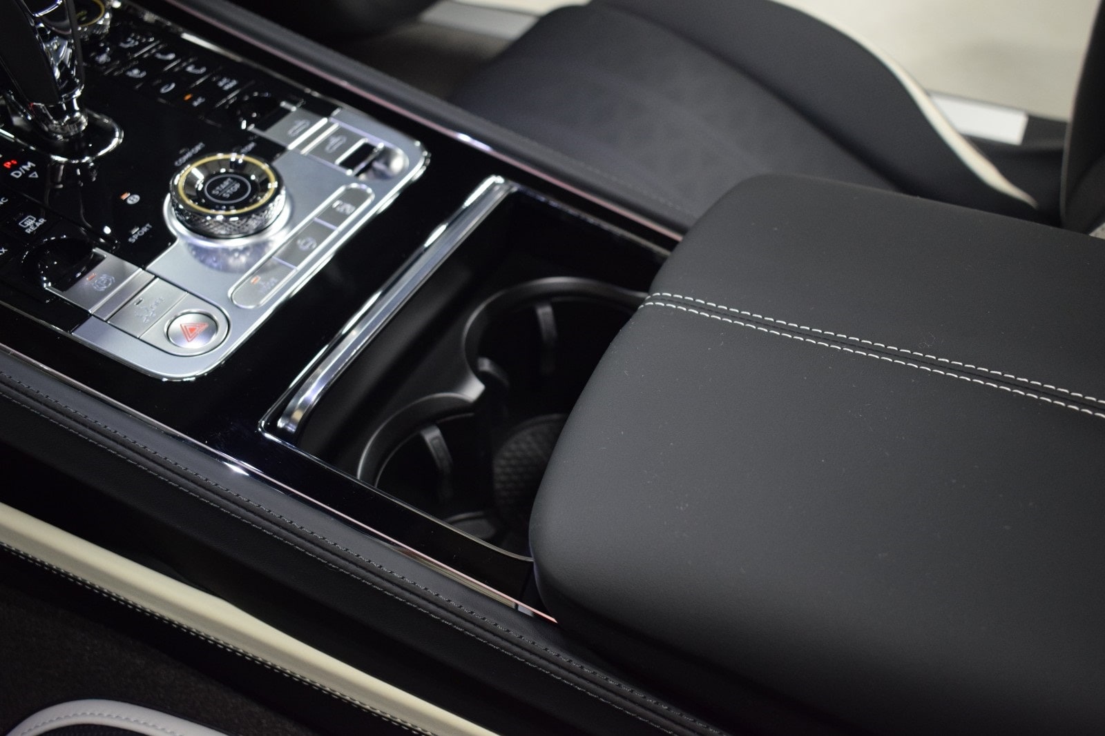 Thumbnail: 2025 Bentley Continental - 37