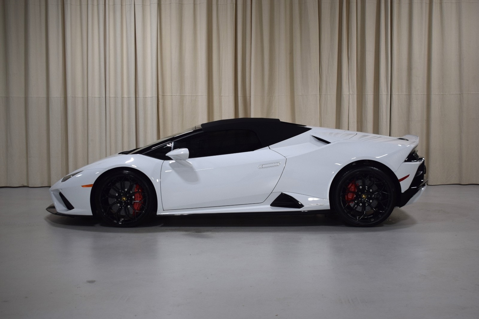 Thumbnail: 2023 Lamborghini Huracan - 6