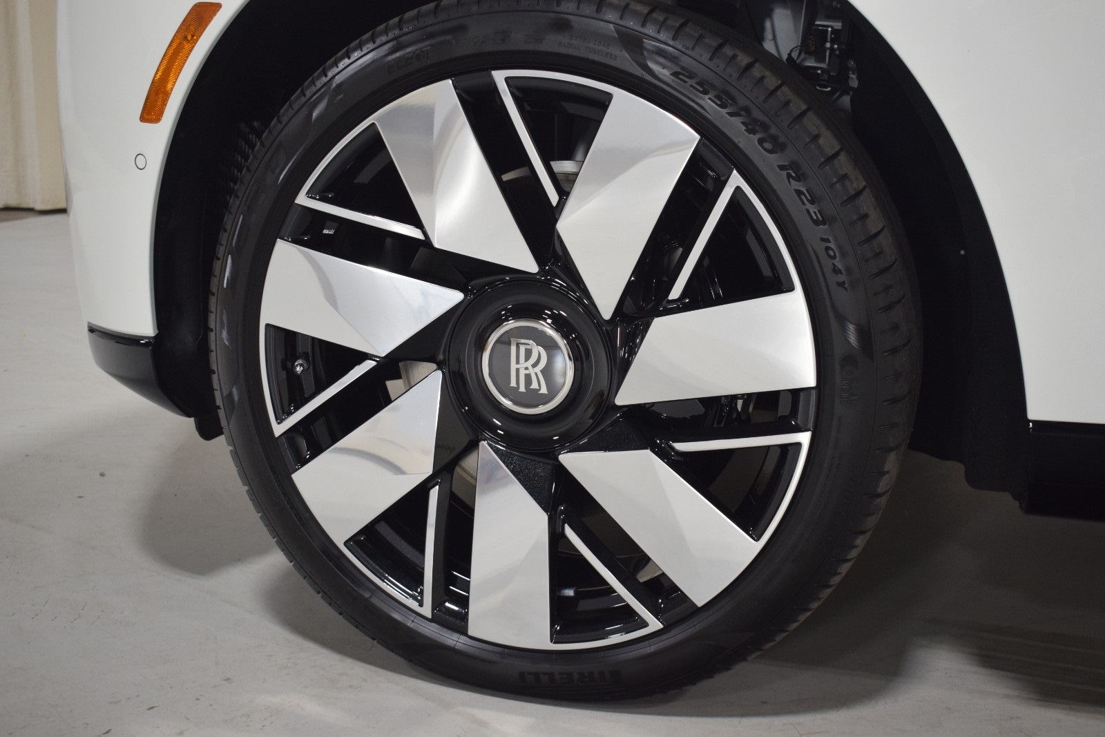 Thumbnail: 2026 Rolls-Royce Cullinan - 16