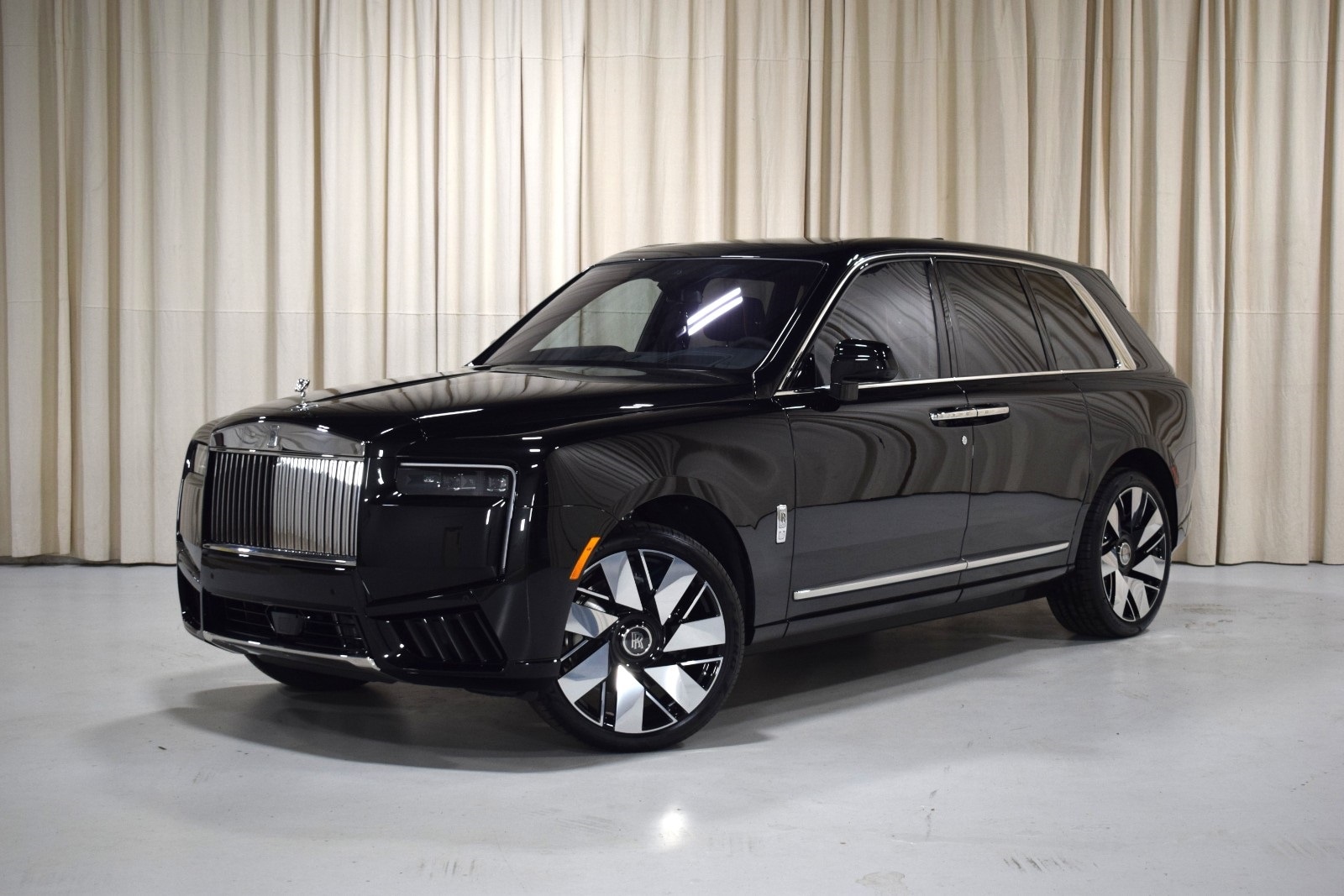 2026 Rolls-Royce Cullinan Base's photo