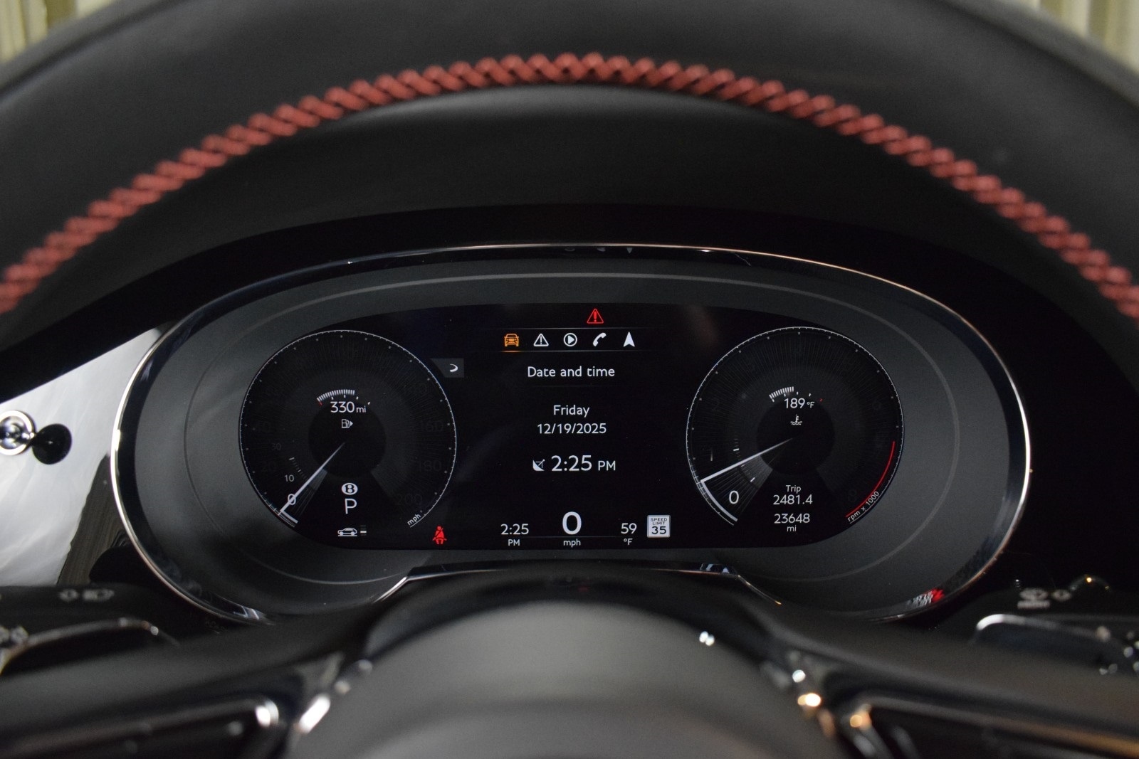 Thumbnail: 2022 Bentley Bentayga - 31