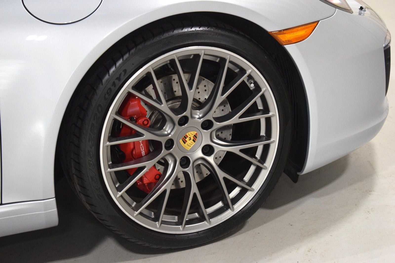 Thumbnail: 2017 Porsche 911 - 17