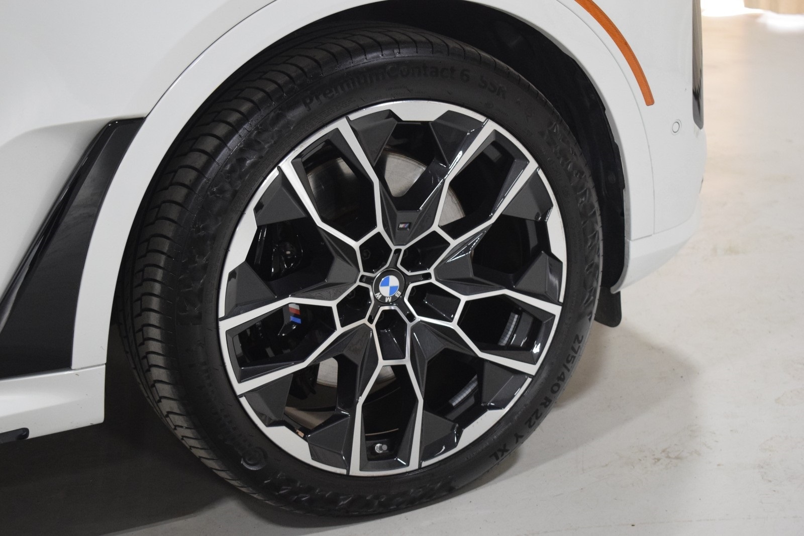 Thumbnail: 2026 BMW X7 - 16