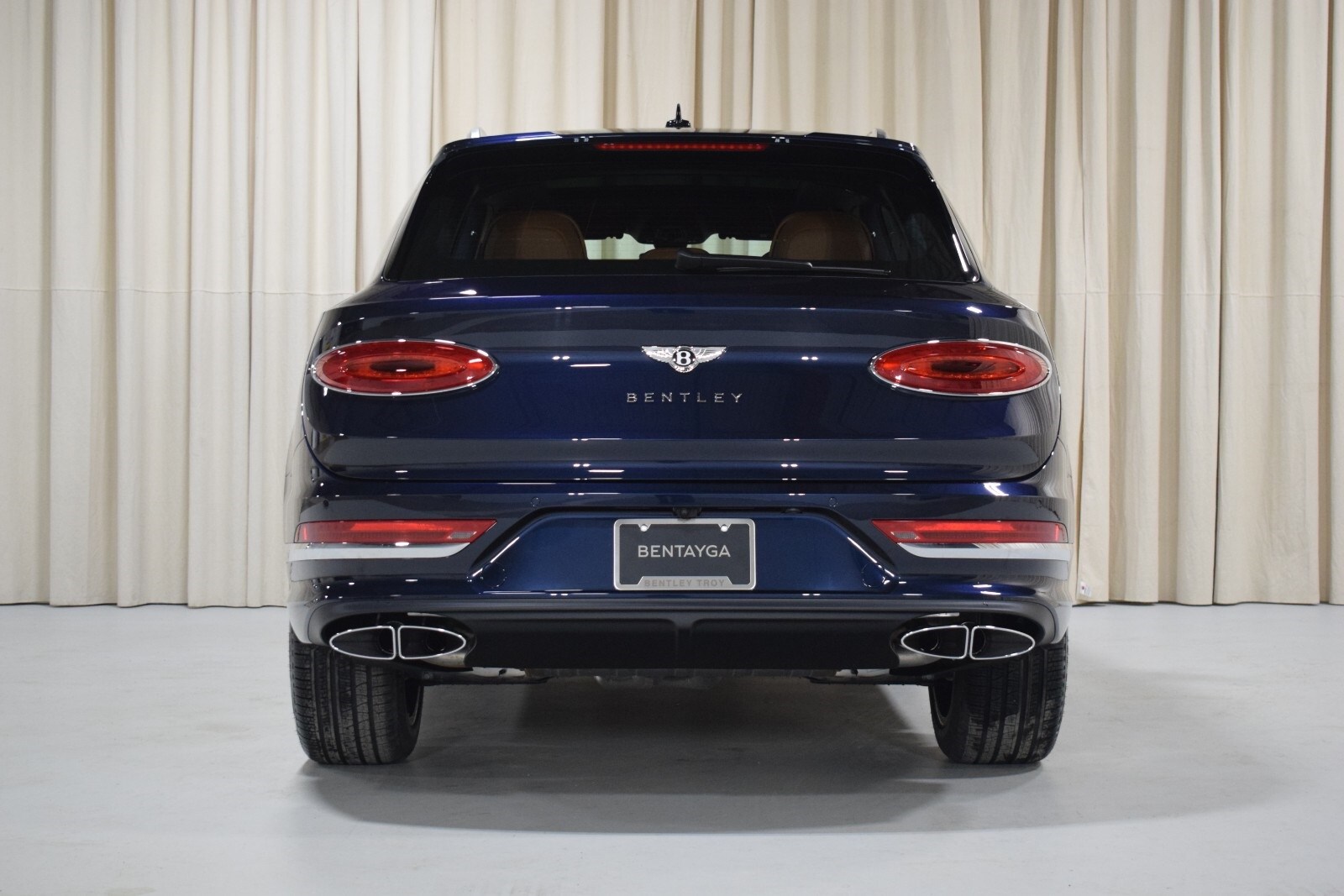 Thumbnail: 2025 Bentley Bentayga - 14