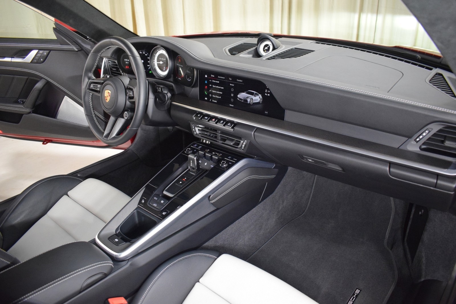 Thumbnail: 2022 Porsche 911 - 19