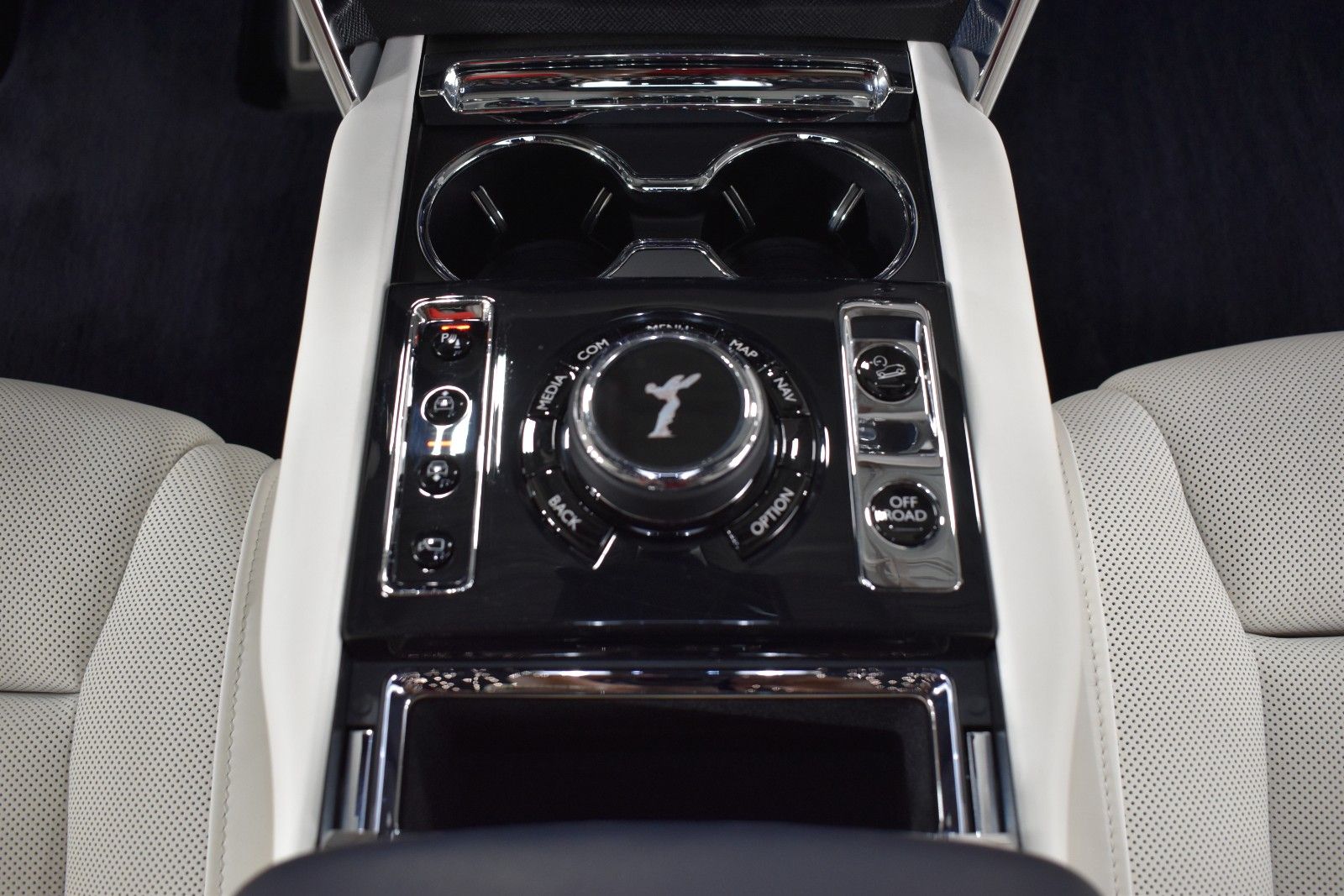 Thumbnail: 2024 Rolls-Royce Cullinan - 17