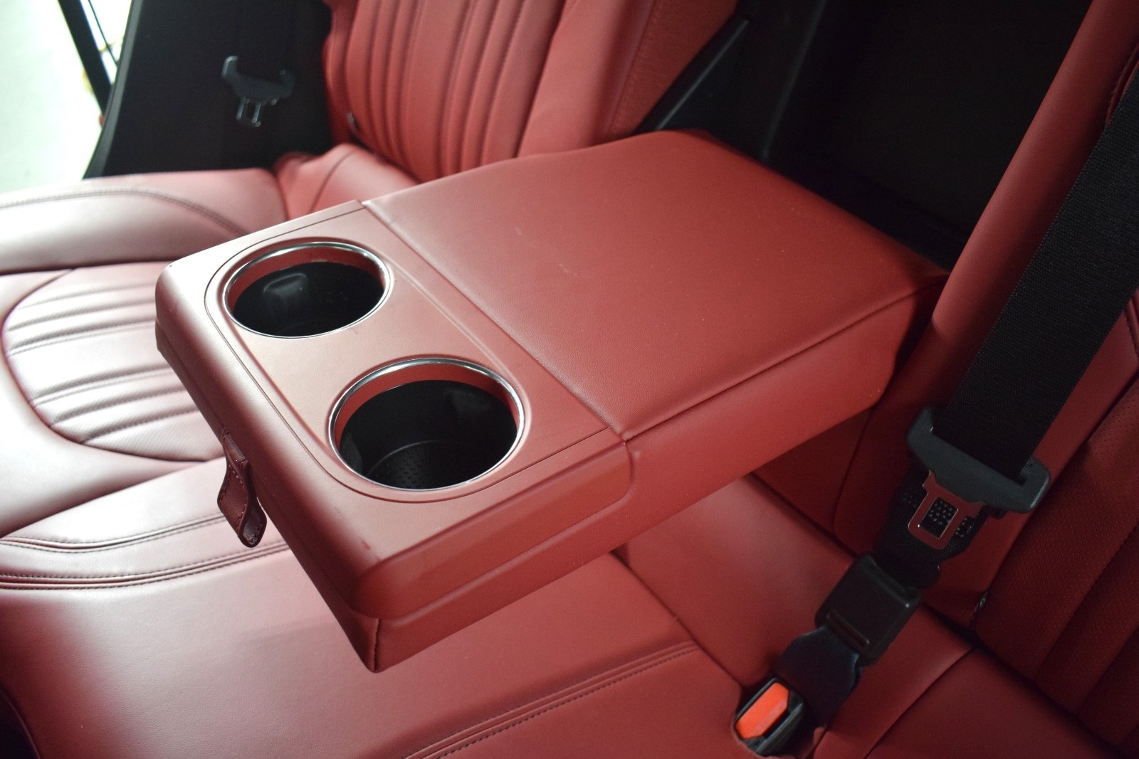 Thumbnail: 2022 Maserati Levante - 21