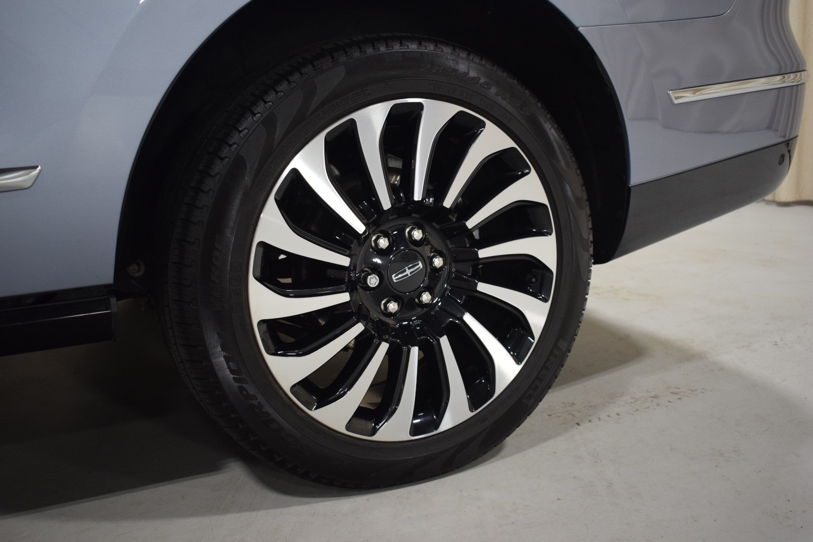 Thumbnail: 2023 Lincoln Navigator - 6
