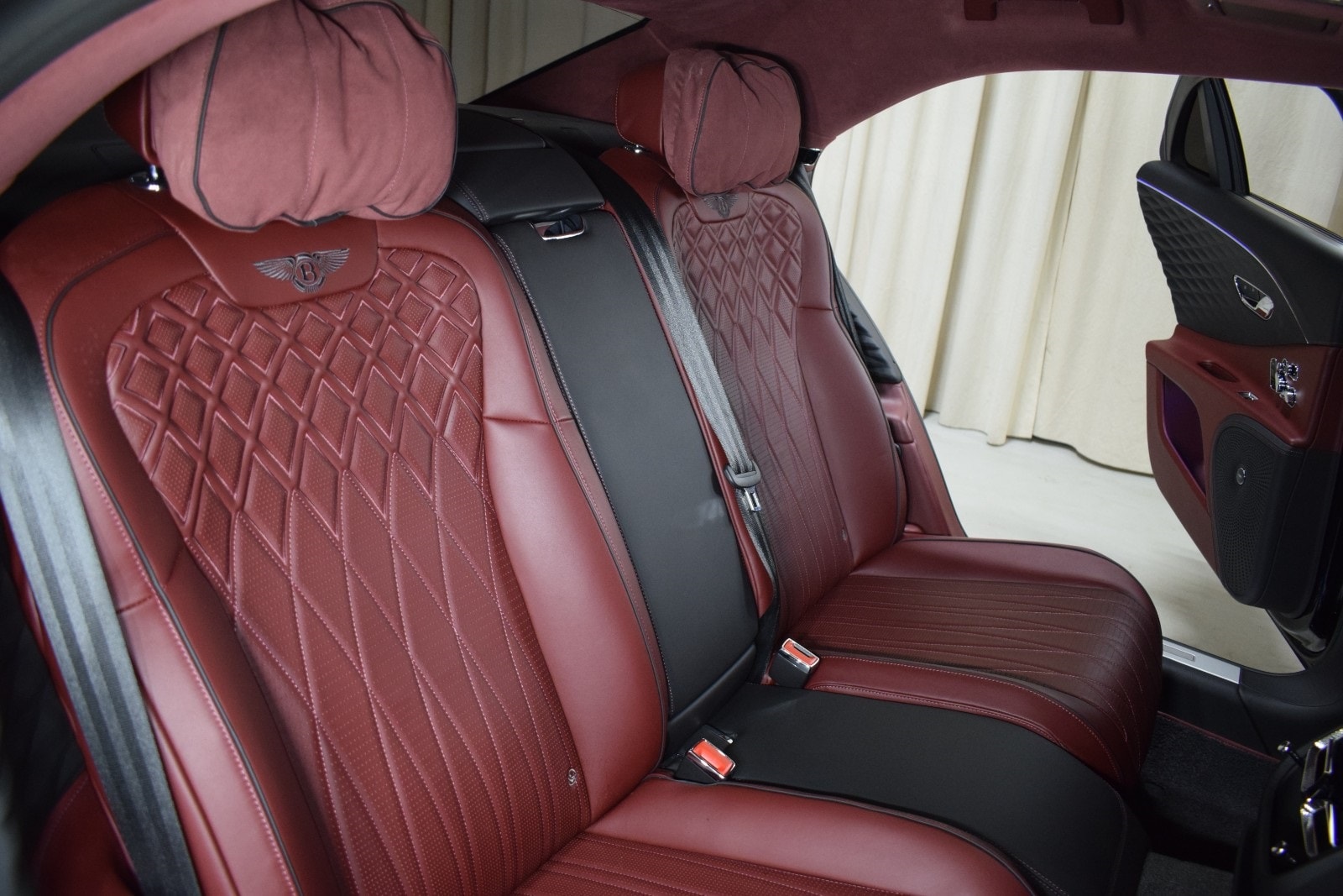 Thumbnail: 2023 Bentley Flying Spur - 20