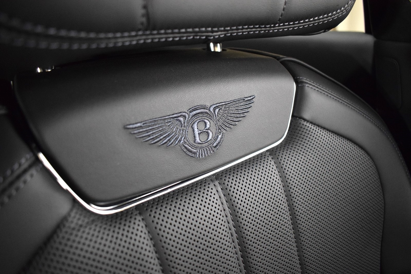Thumbnail: 2023 Bentley Flying Spur - 34