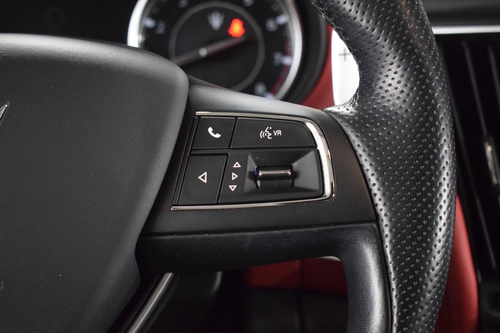 Thumbnail: 2022 Maserati Levante - 29