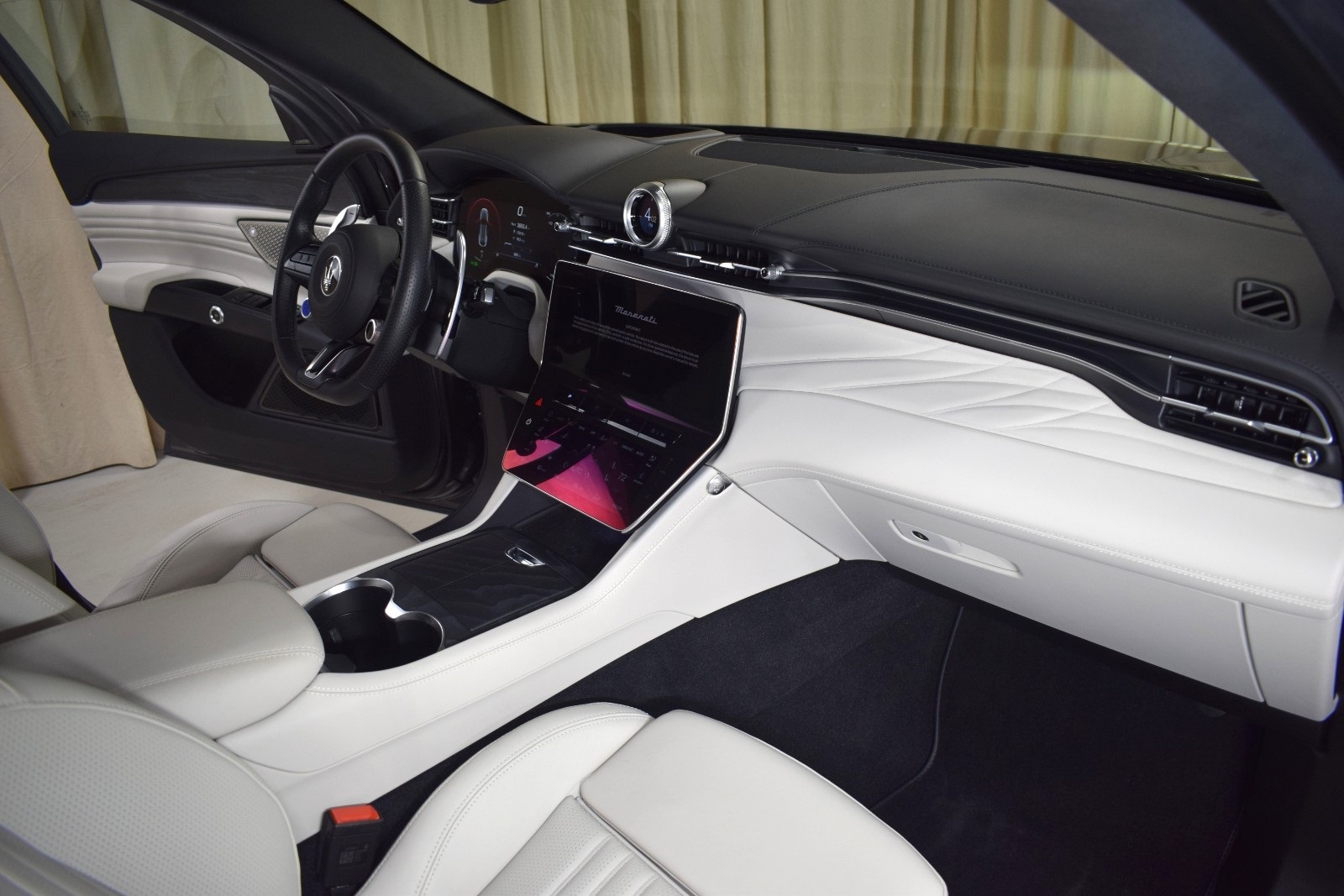 Thumbnail: 2024 Maserati Grecale - 25