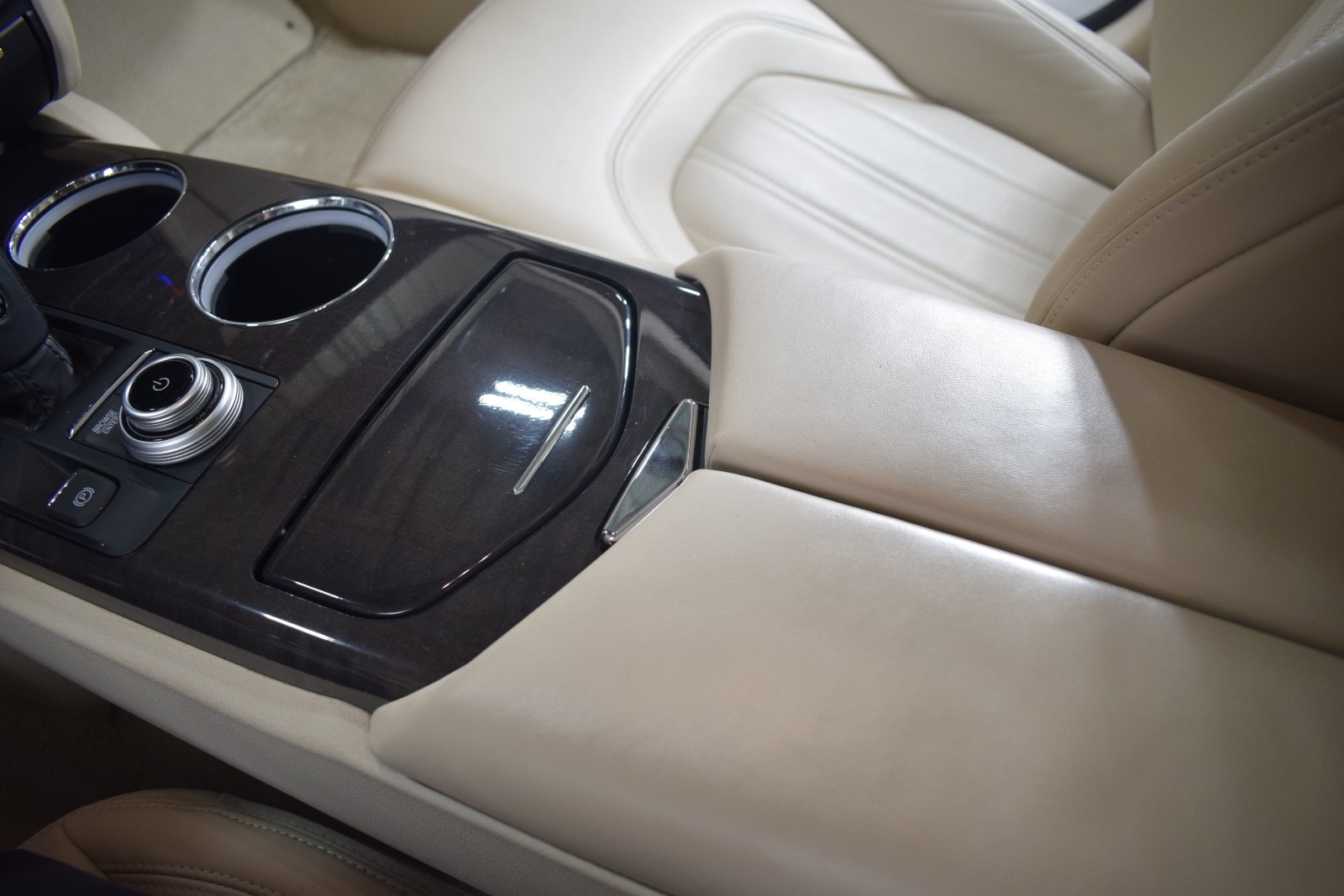 Thumbnail: 2021 Maserati Quattroporte - 35