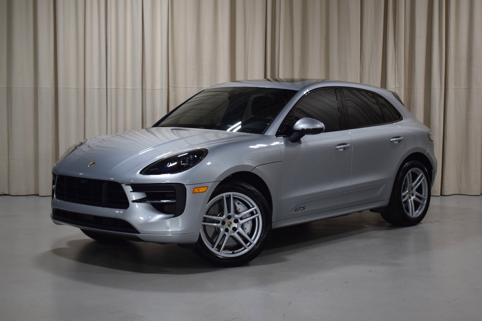 2021 Porsche Macan GTS's photo