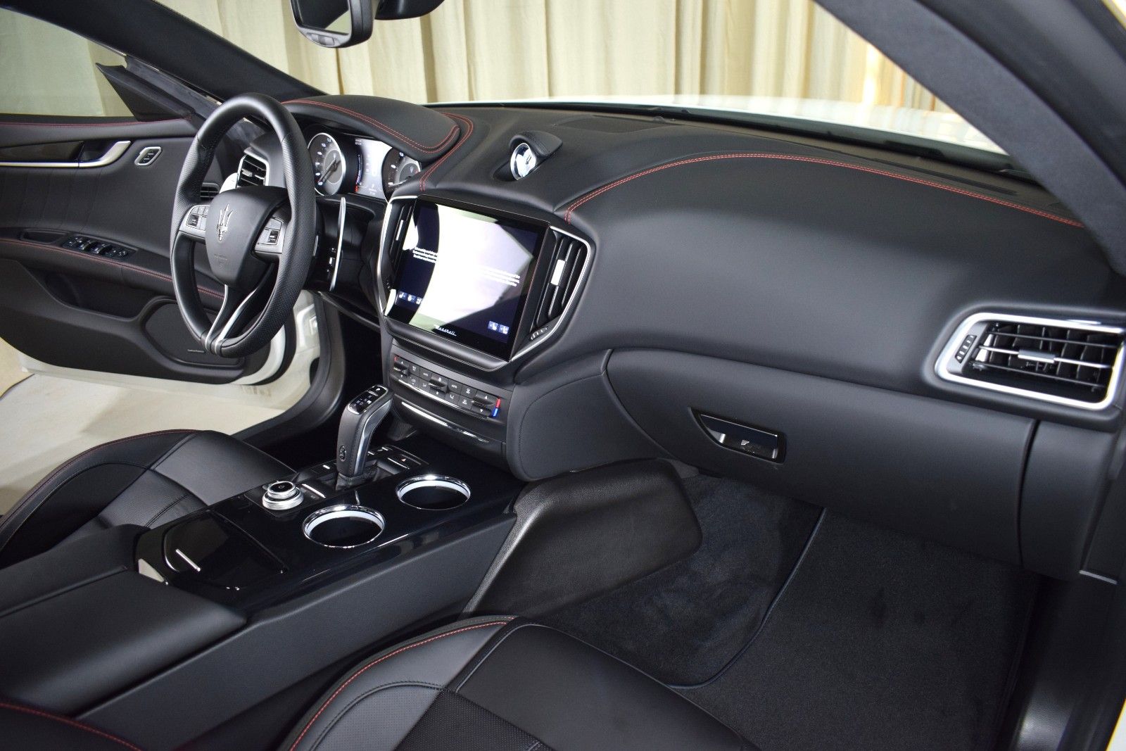 Thumbnail: 2024 Maserati Ghibli - 22