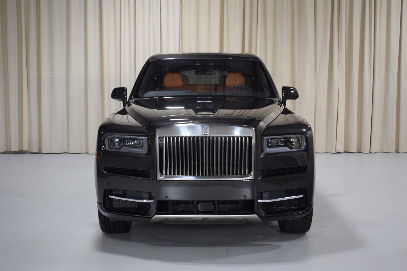 Thumbnail: 2022 Rolls-Royce Cullinan - 9