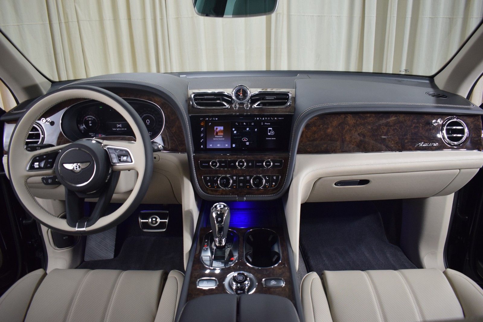 Thumbnail: 2025 Bentley Bentayga - 2