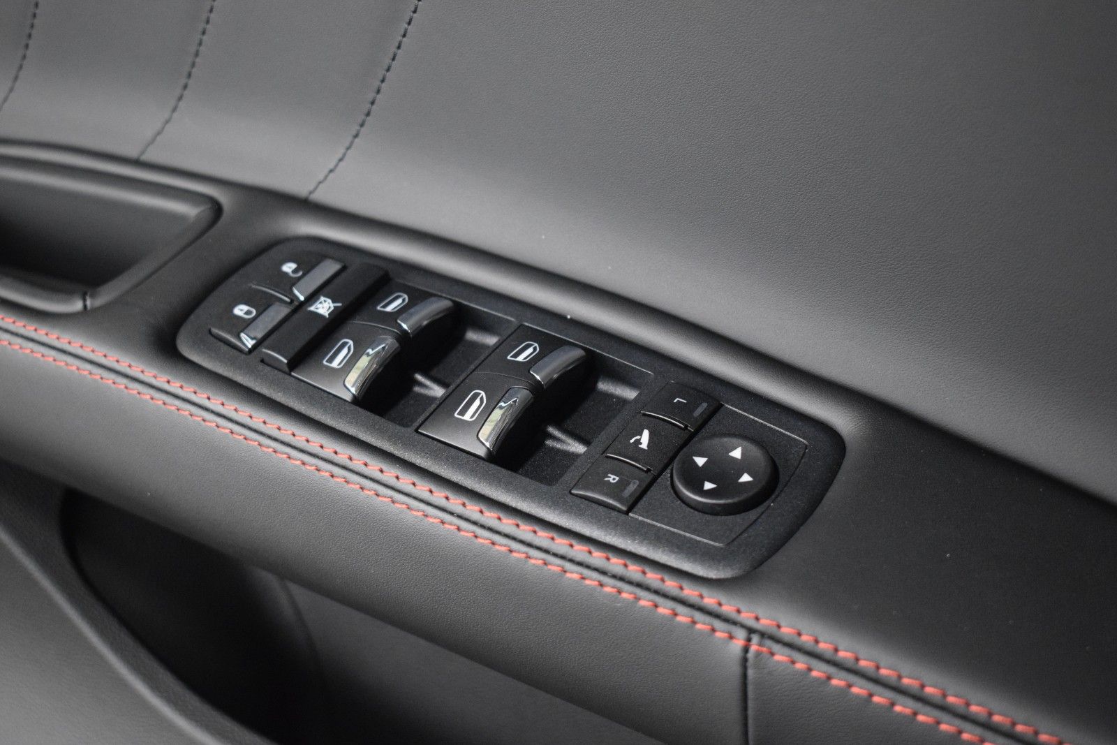 Thumbnail: 2024 Maserati Ghibli - 37