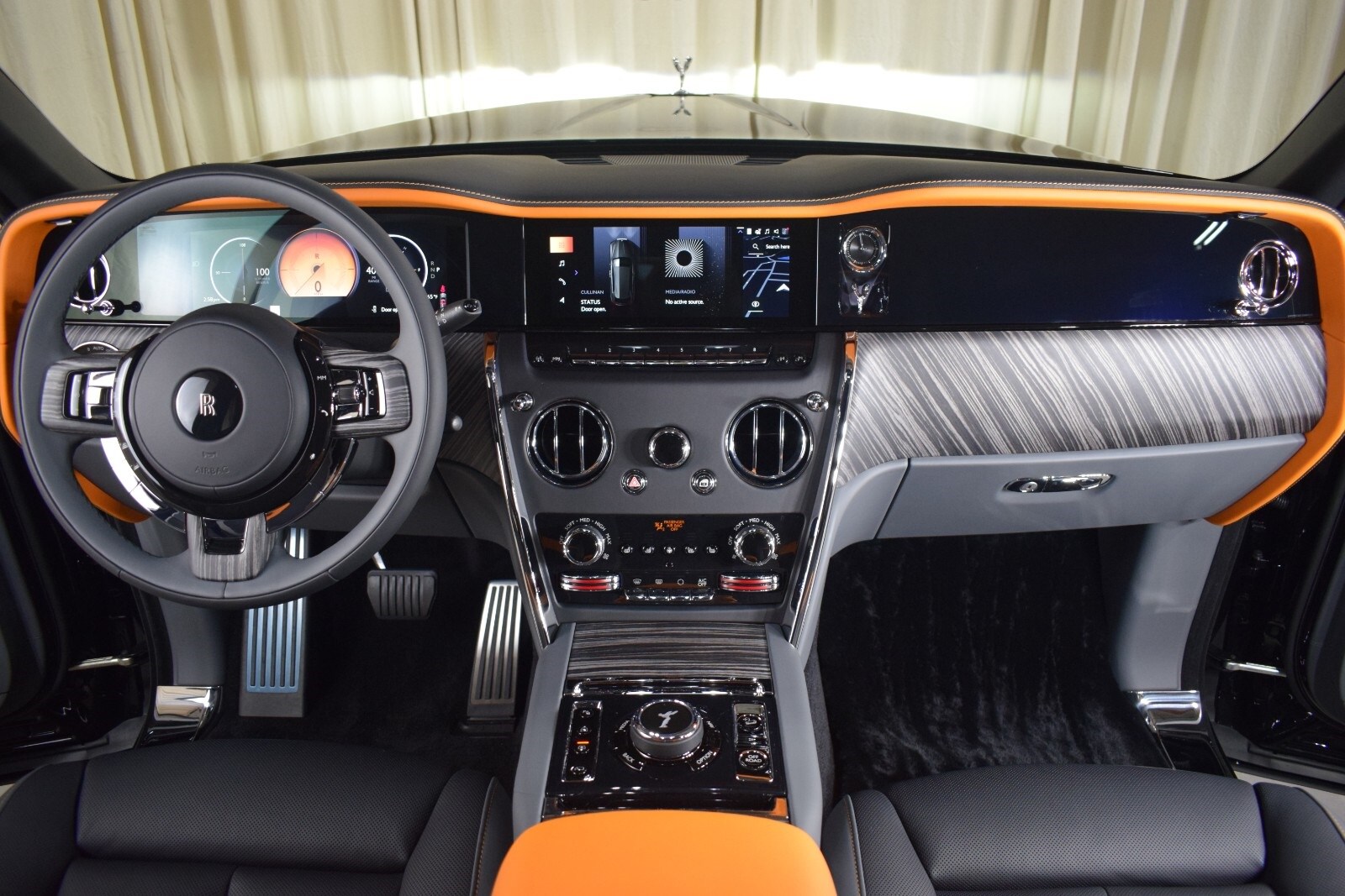 2026 Rolls Royce Cullinan RR photo 4