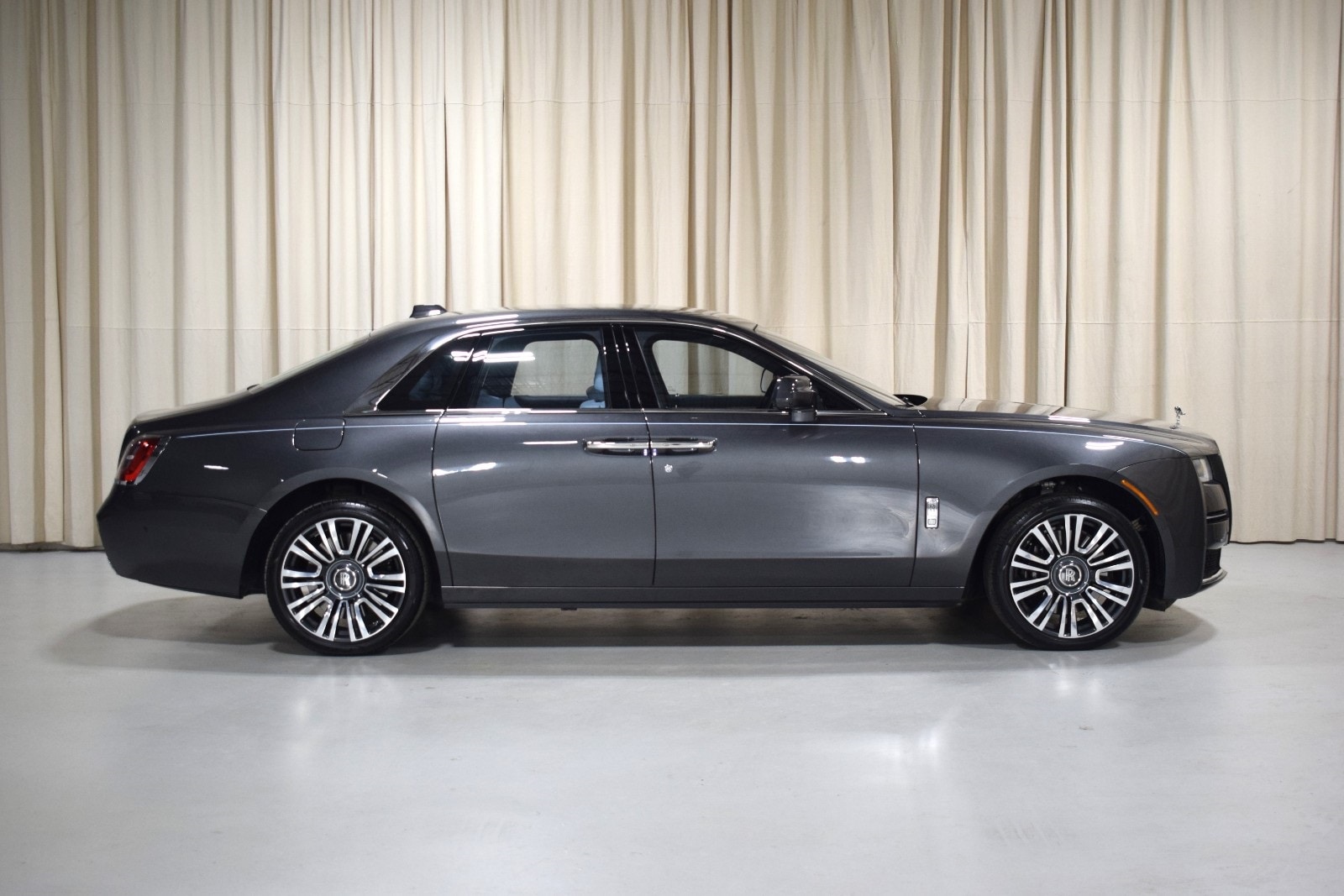 Thumbnail: 2021 Rolls-Royce Ghost - 3